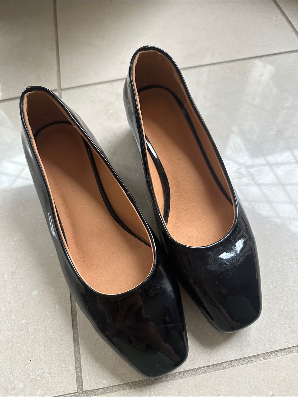 FemStep Black Patent Leather Look Square Toe Block Heel Sz8
